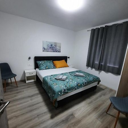 Apartmani Gabrijel Novi Vinodolski Kültér fotó