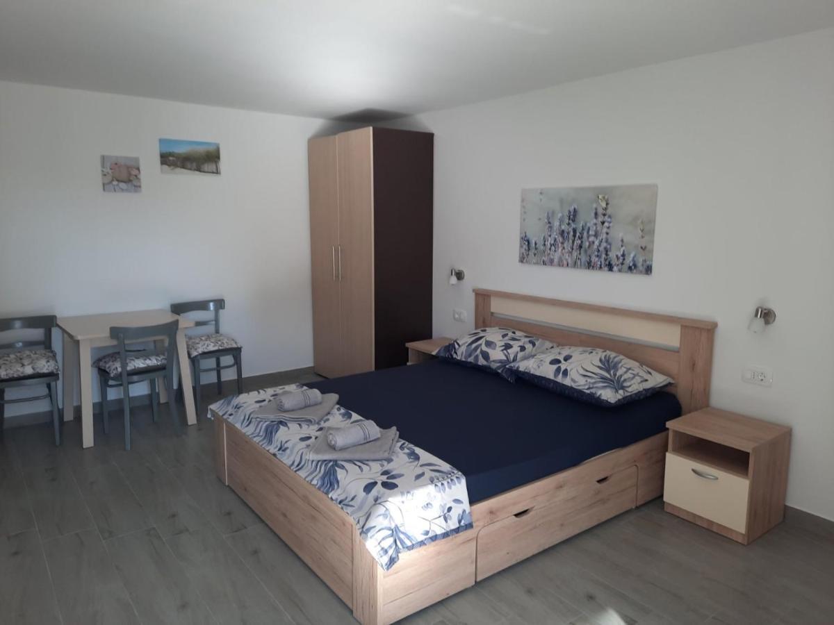 Apartmani Gabrijel Novi Vinodolski Kültér fotó